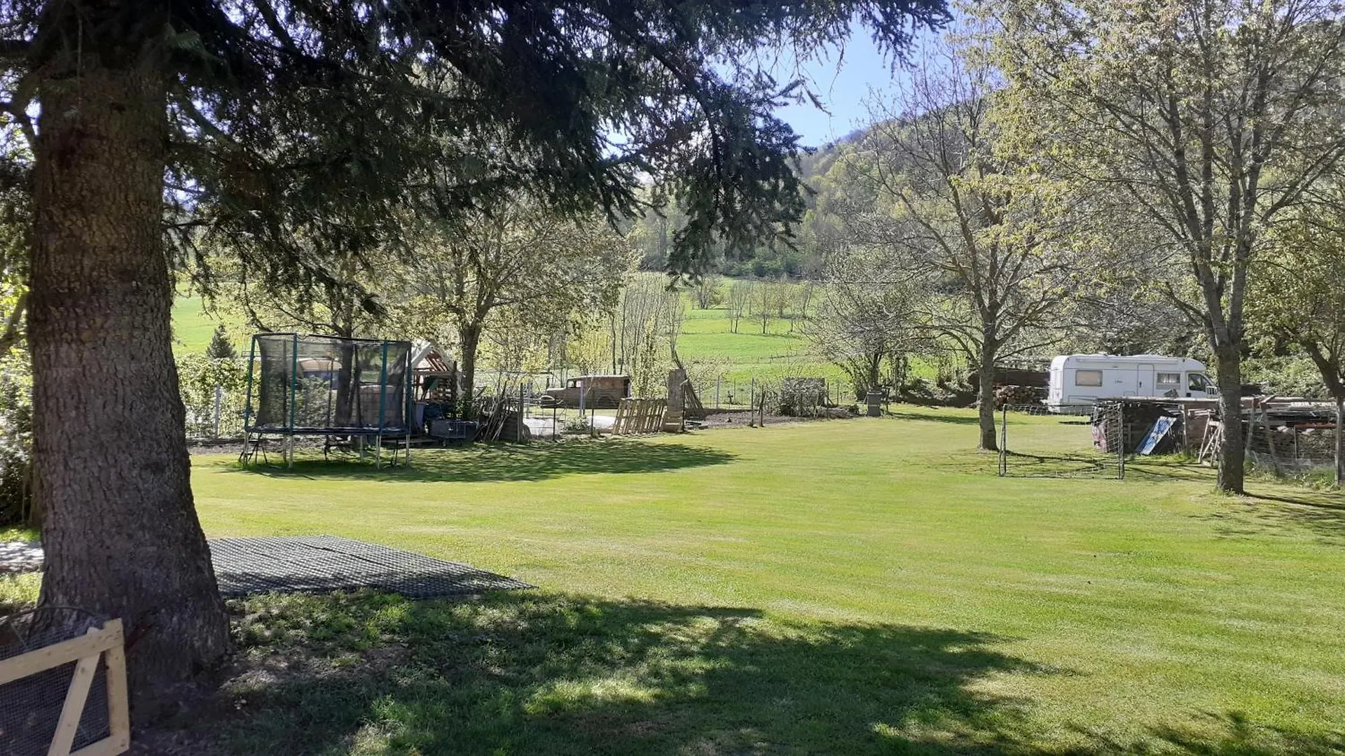 Gite Du Sapin Vert Sailhan Chalet